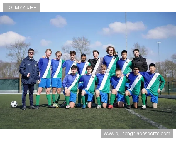 足球传奇巅峰瞬间燃爆全场球星集锦瞬间回顾荣耀与激情共鸣